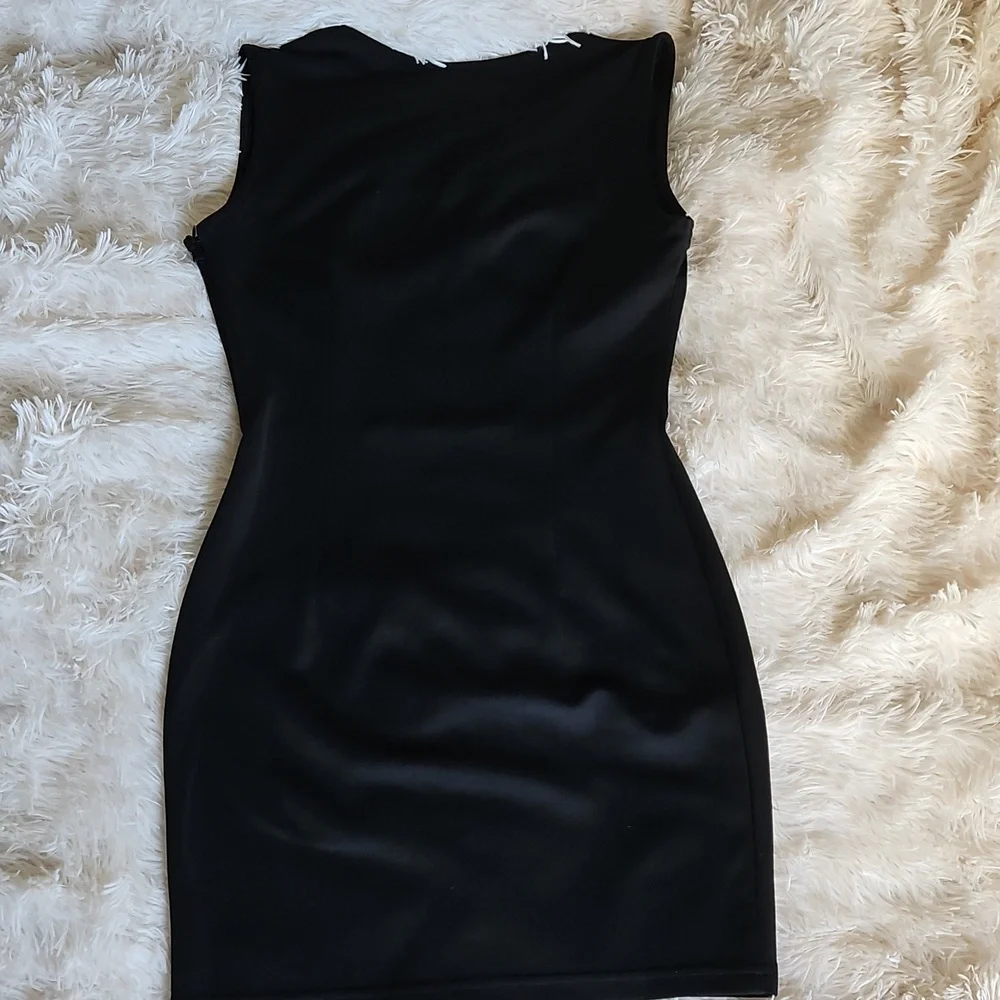 LITTLE BLACK DRESS - Picture 5 of 6